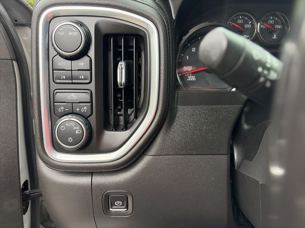 2021 Chevrolet Silverado 1500 LT 5.3L V8 CLEAN CARFAX!