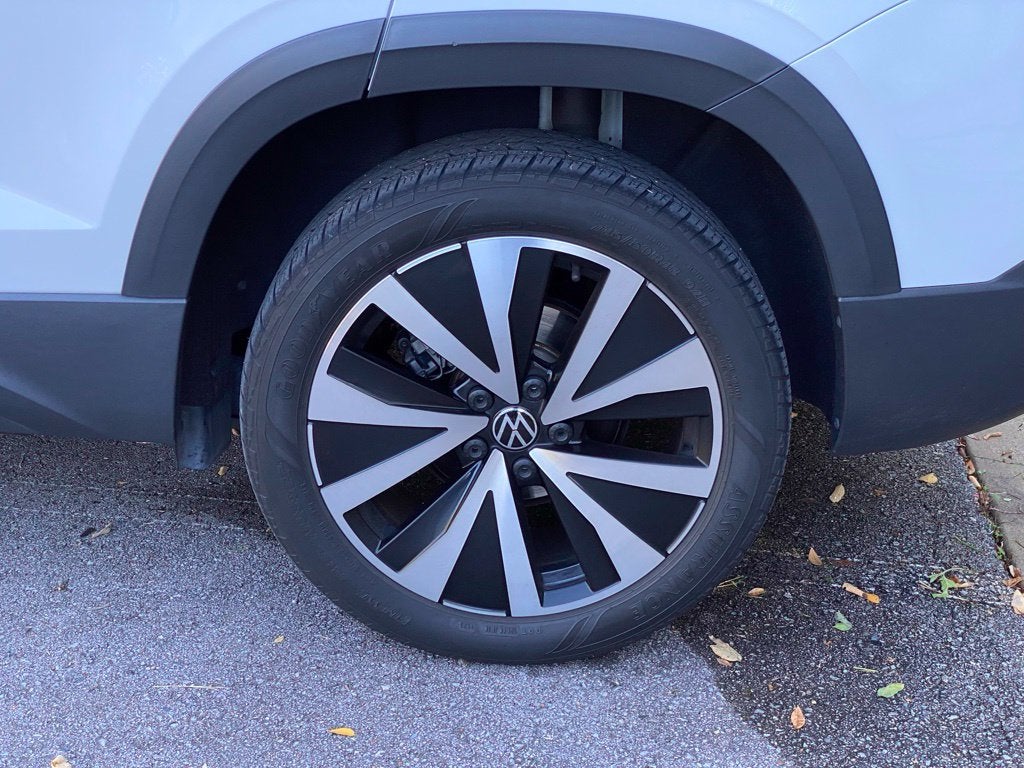 2023 Volkswagen Taos 1.5T SE