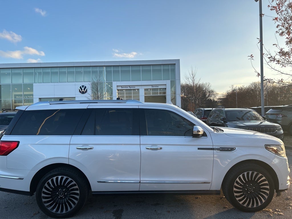 2018 Lincoln Navigator Black Label