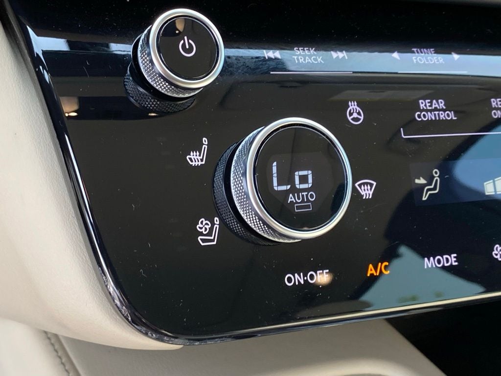 2024 INFINITI QX60 LUXE