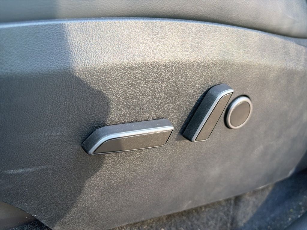 2024 Tesla Model Y Long Range CLEAN 1 OWNER CARFAX LOW MILES!!!