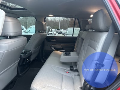 2024 Toyota Sequoia SR5 LEATHER ROOF 4x4 8 Passenger, 1 OWNER CLEAN CARFAX