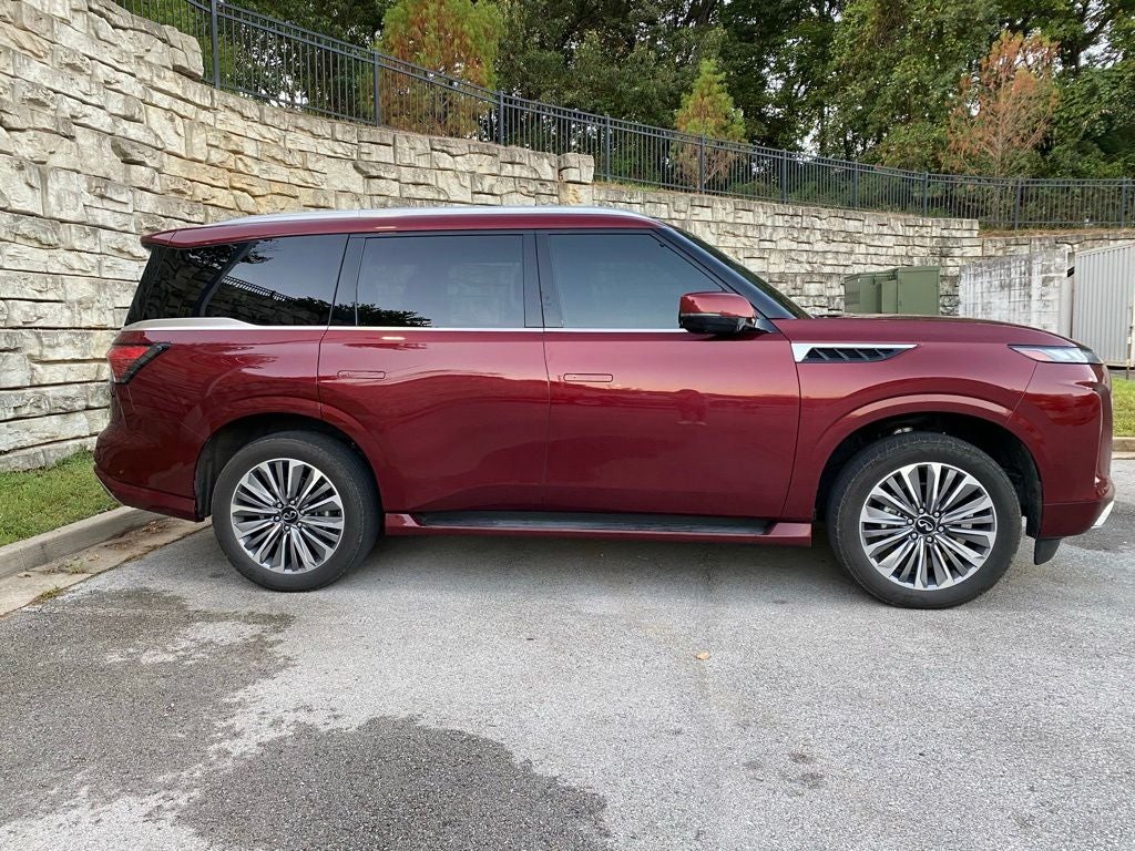 2025 INFINITI QX80 LUXE