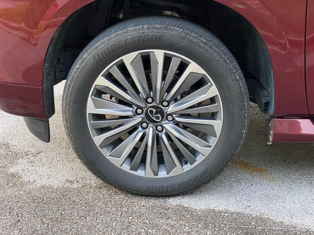 2025 INFINITI QX80 LUXE