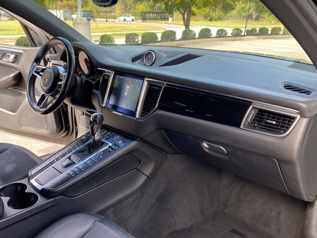 2017 Porsche Macan Base