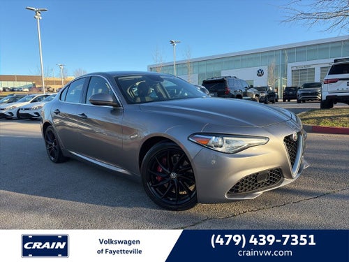 2018 Alfa Romeo Giulia Base AWD COLD WEATHER AND 3D NAVIGATION