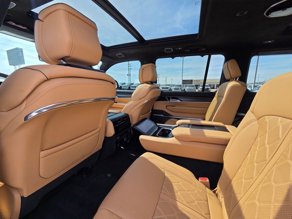 2025 Jeep Grand Wagoneer Series III