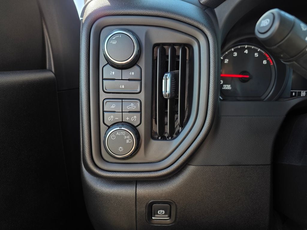 2025 Chevrolet Silverado 2500HD Custom