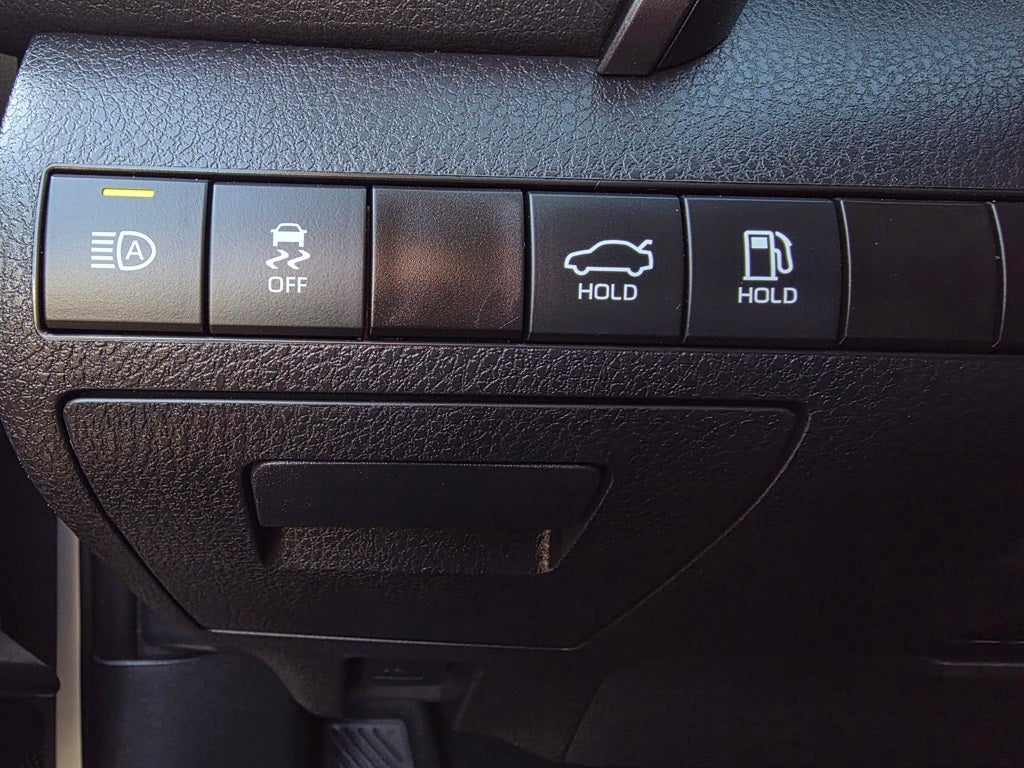 2023 Toyota Camry Hybrid LE