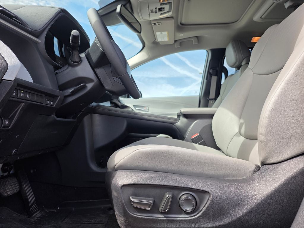 2025 Toyota Sienna XLE