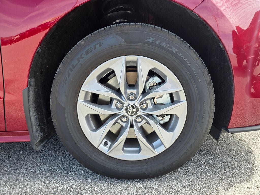 2025 Toyota Sienna XLE