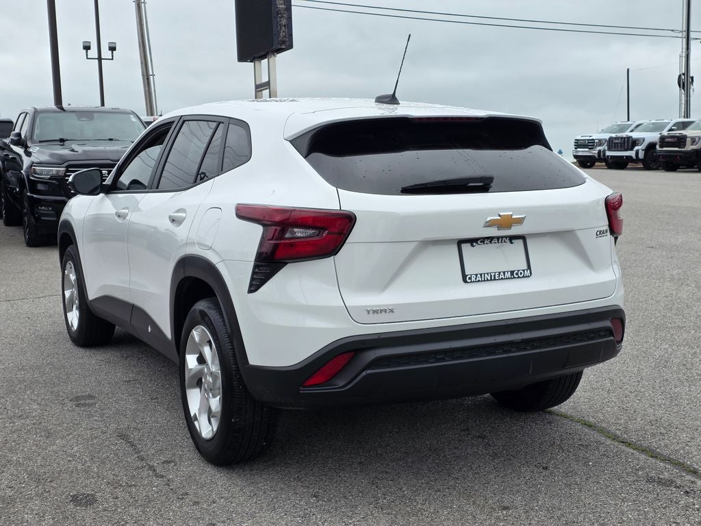 2025 Chevrolet Trax LS