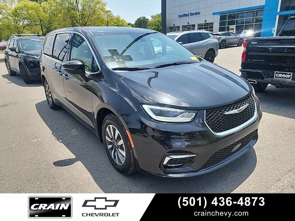 2023 Chrysler Pacifica Hybrid Touring L