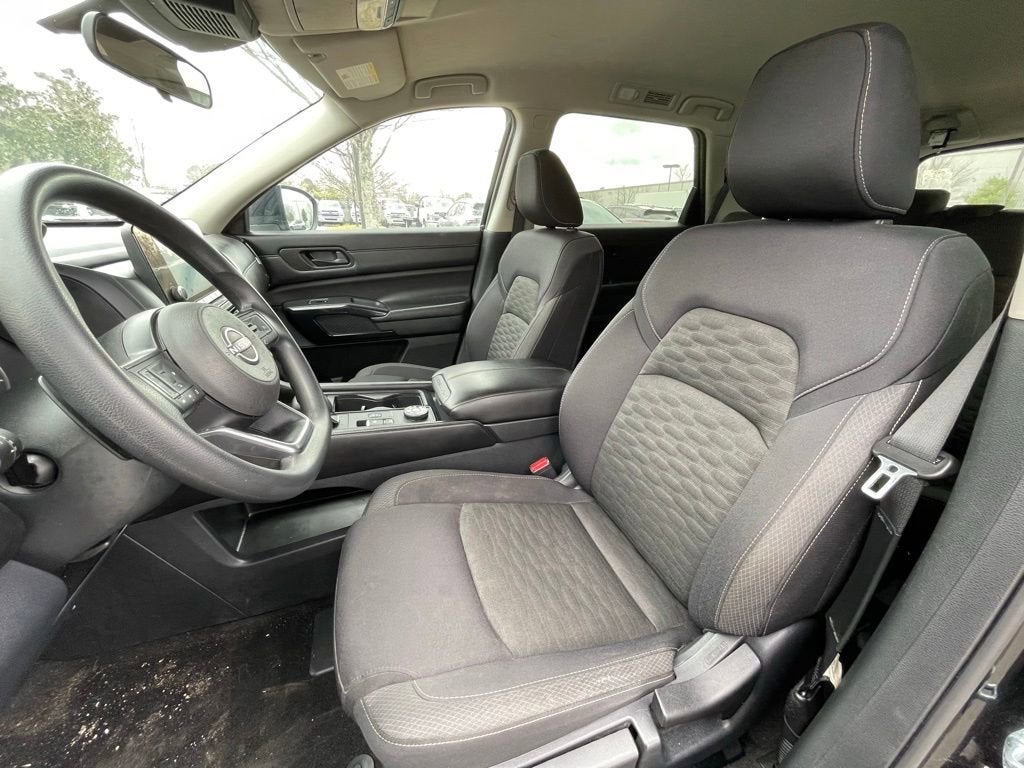 2024 Nissan Pathfinder S