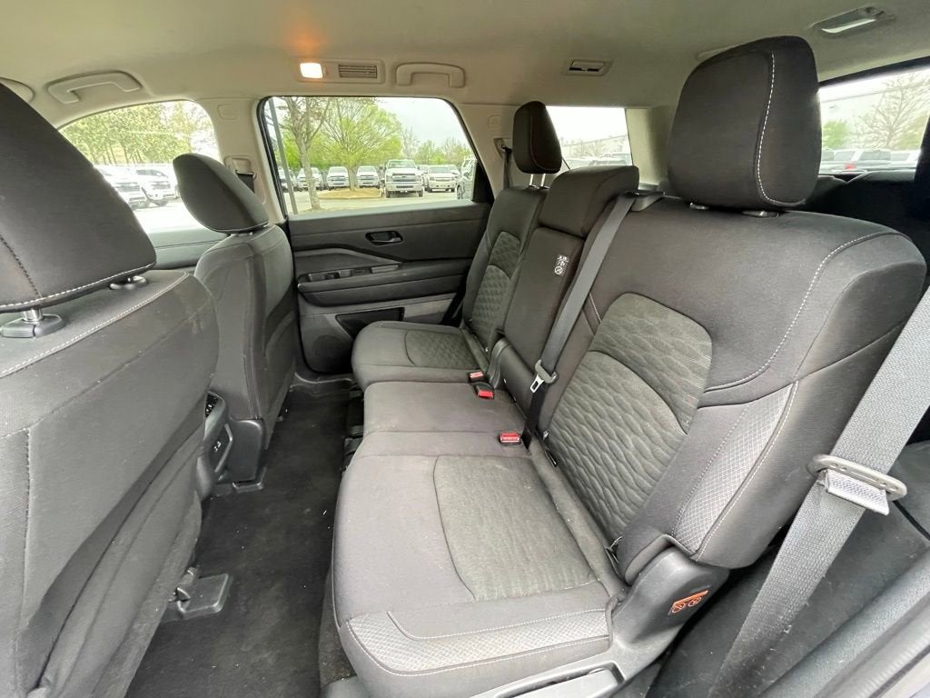 2024 Nissan Pathfinder SV