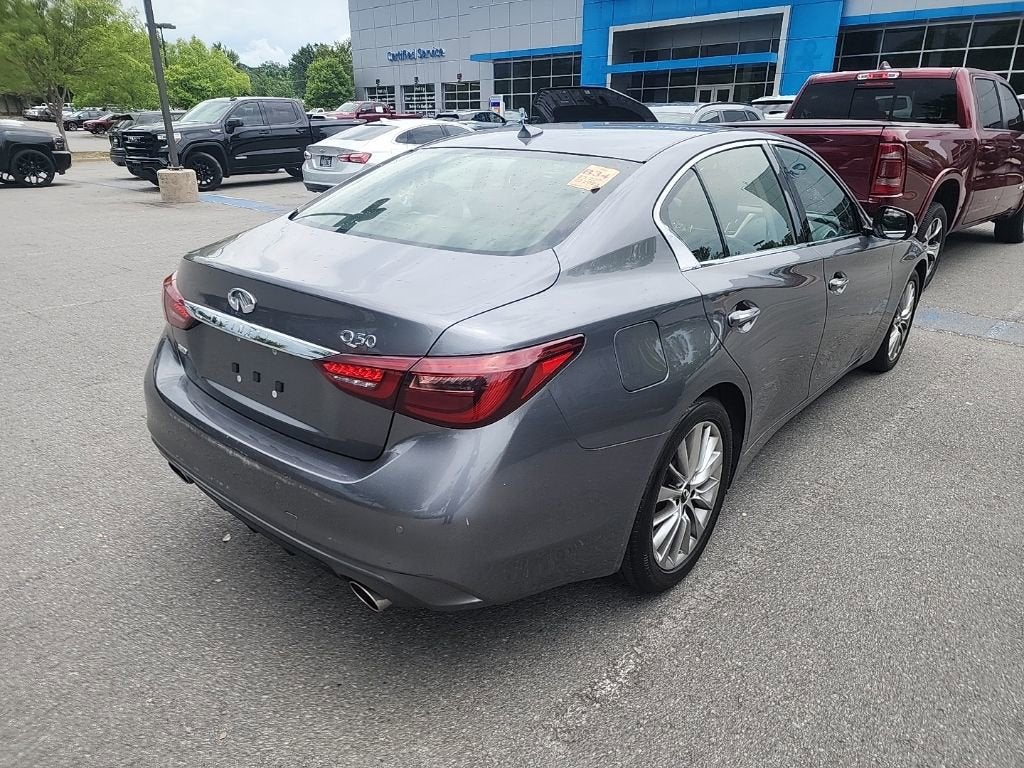2023 INFINITI Q50 LUXE