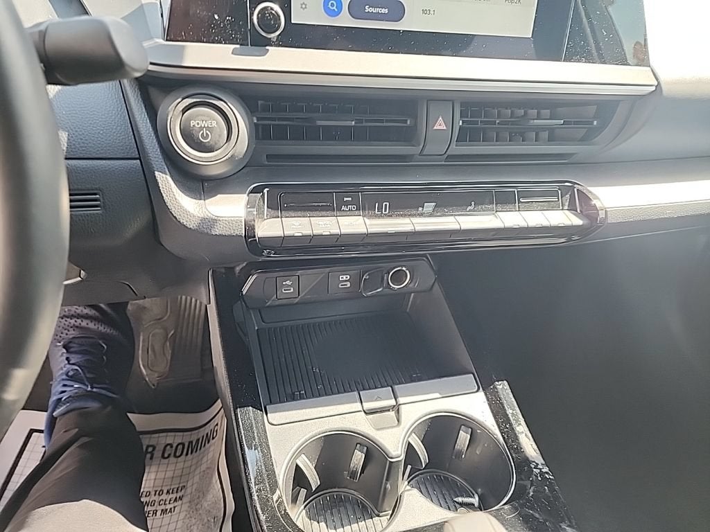 2025 Toyota Prius LE