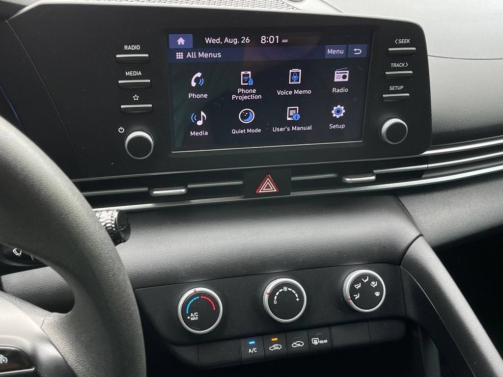 2025 Hyundai Elantra SE