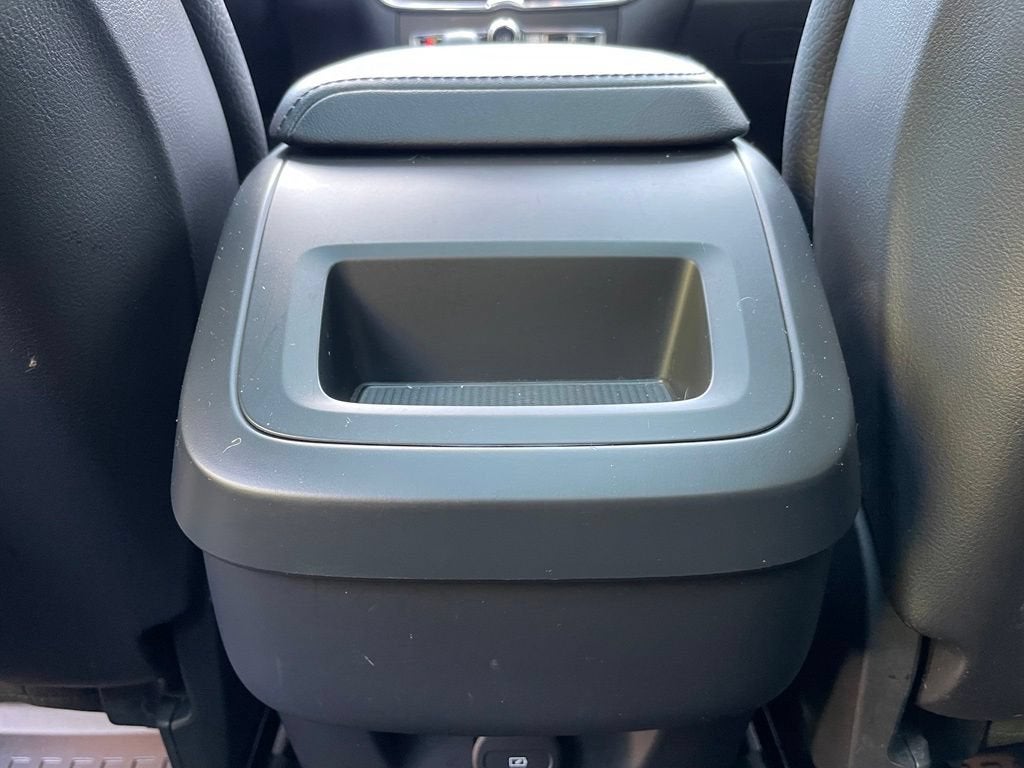 2023 Volvo XC60 Plus Dark Theme