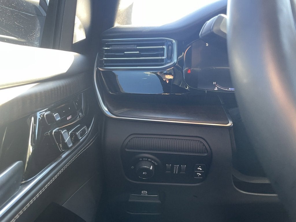 2022 Jeep Grand Wagoneer Series II