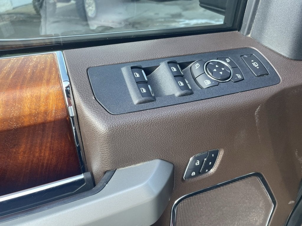 2017 Ford Super Duty F-250 SRW Lariat