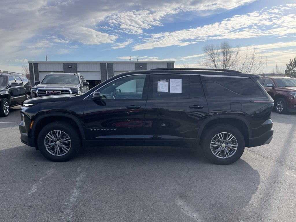 2025 Chevrolet Traverse LT