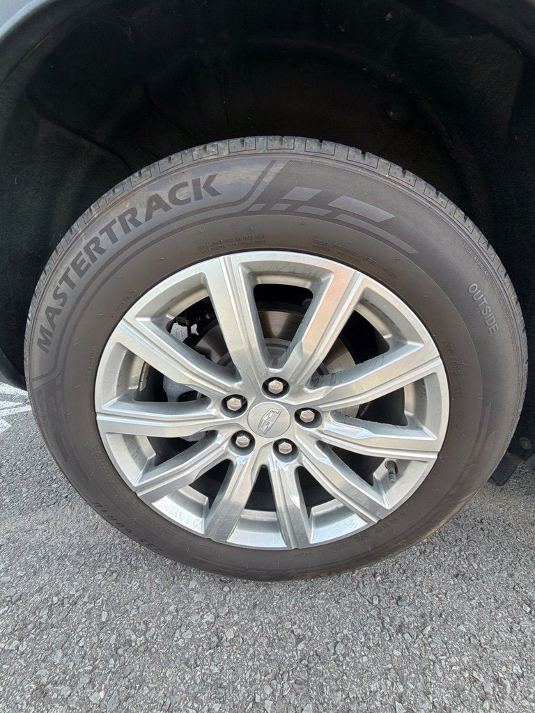 2022 Cadillac XT4 FWD Premium Luxury