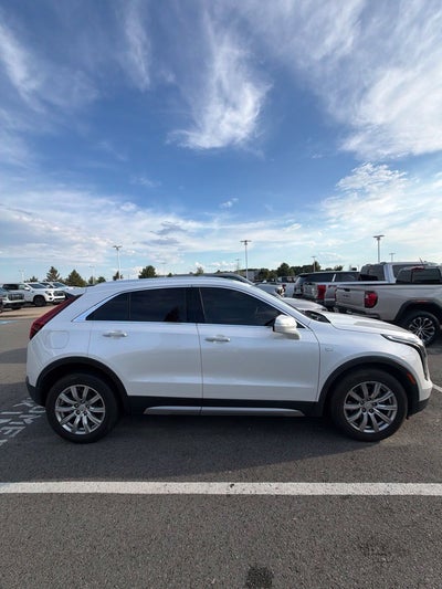 2022 Cadillac XT4 FWD Premium Luxury