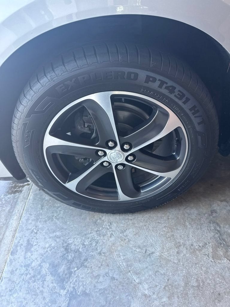 2022 Buick Enclave Essence