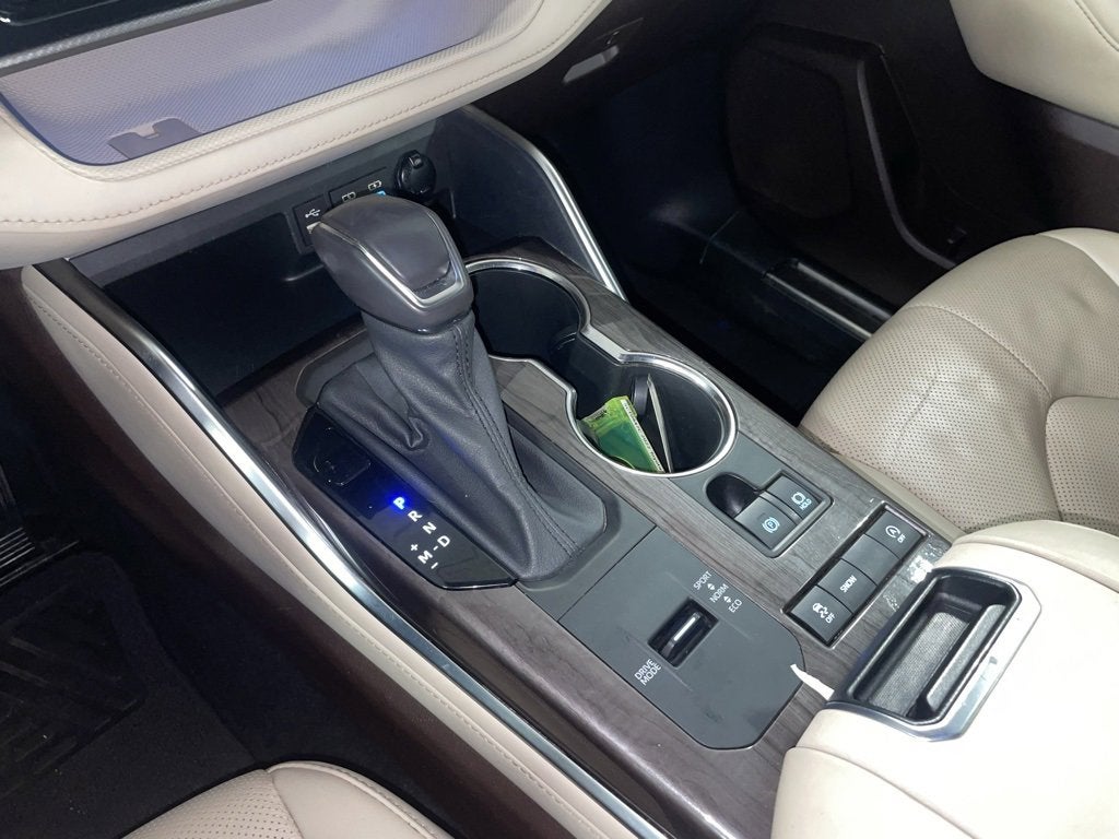 2022 Toyota Highlander Platinum