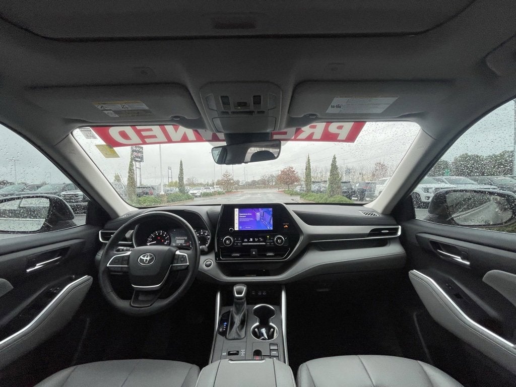 2024 Toyota Highlander LE