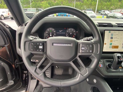 2025 Land Rover Defender Outbound