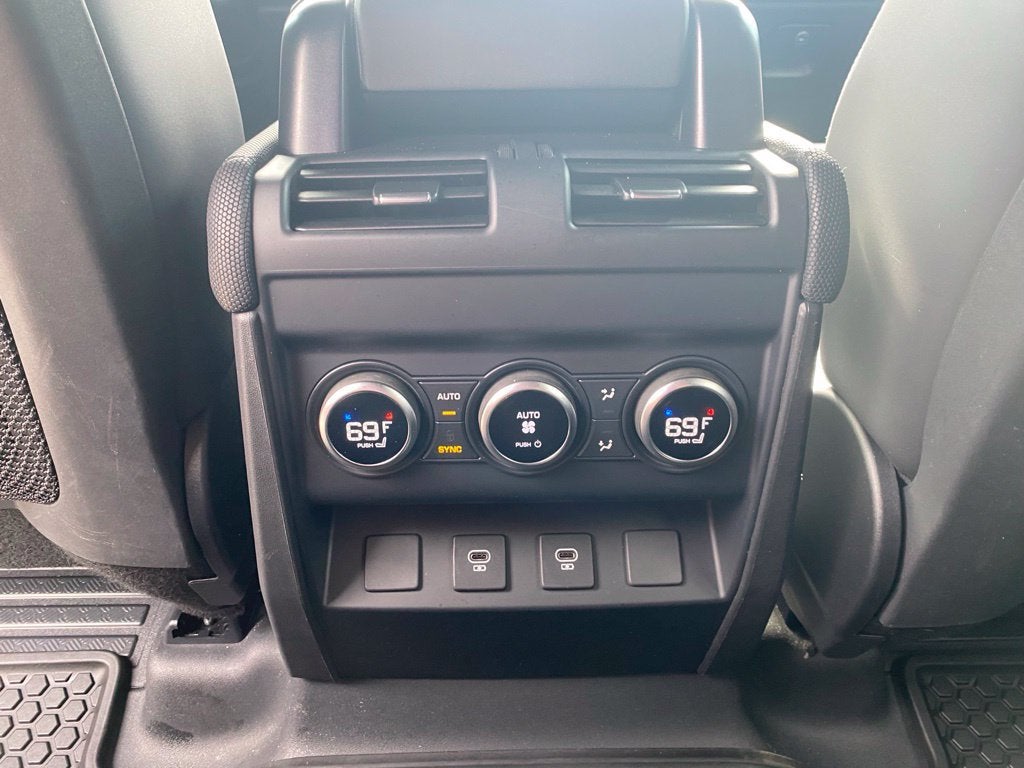 2025 Land Rover Defender Outbound